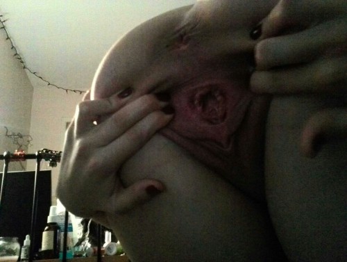 sexkitten312: My gape after coke can. I want her to gape open like this before I even start on her a