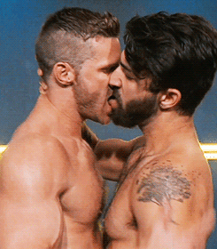 fuckyeaimgay:  Constant Gay Porn!