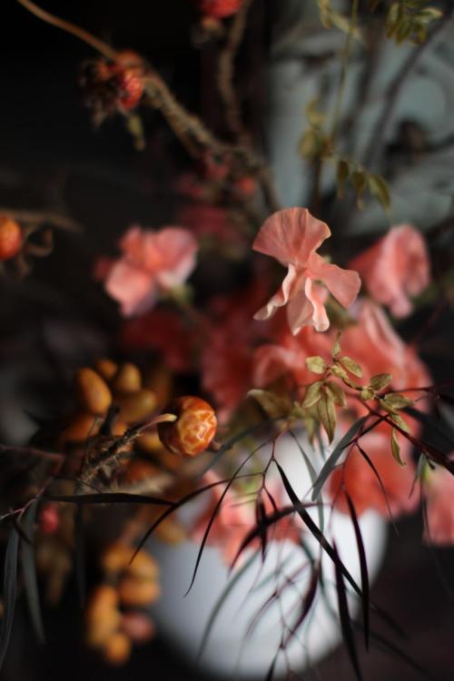 redbrickfarmhouse:Flowers by Saipua (via SAIPUA)