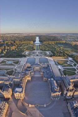 theimperialcourt:  Gilded details of the Chateau de Versailles 