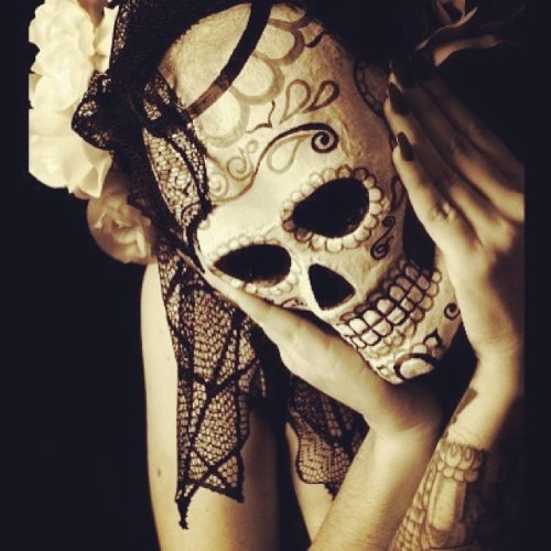 Quien con la esperanza vive, alegre muere. Photo of me taken in 09 by @shimonahenry #diadelosmuertos