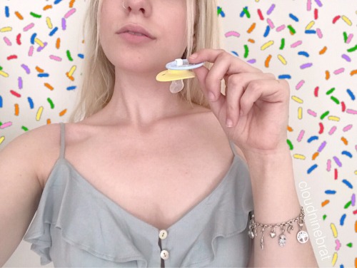 Porn photo cloudninebrat:sprinkles and a paci make everything