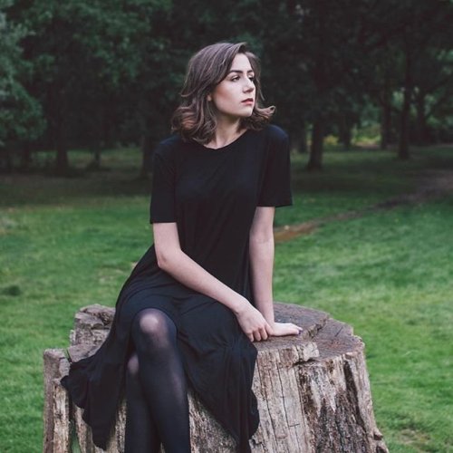 Cute girl of the day is Dodie Clark!