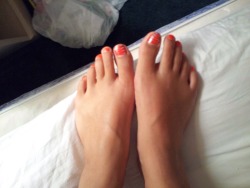 Like my pretty feet baby ? Haha :) - betrayingmyboyfriend