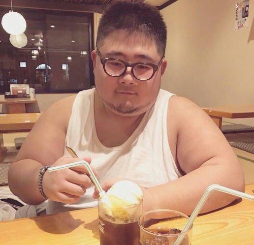 kumamaxyong:  好可愛的胖熊