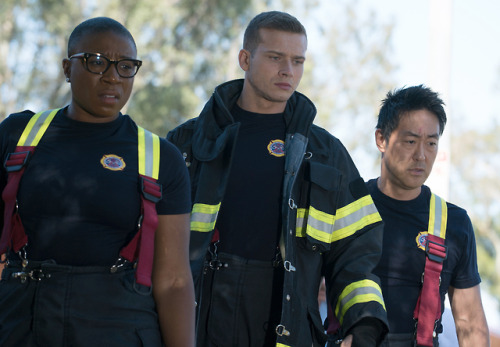 9-1-1:  “Under Pressure” episodic photos