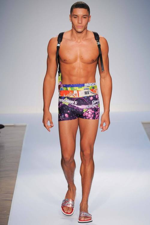 model-hommes:  J.R. Lockhart for Moschino S/S 2015 London.
