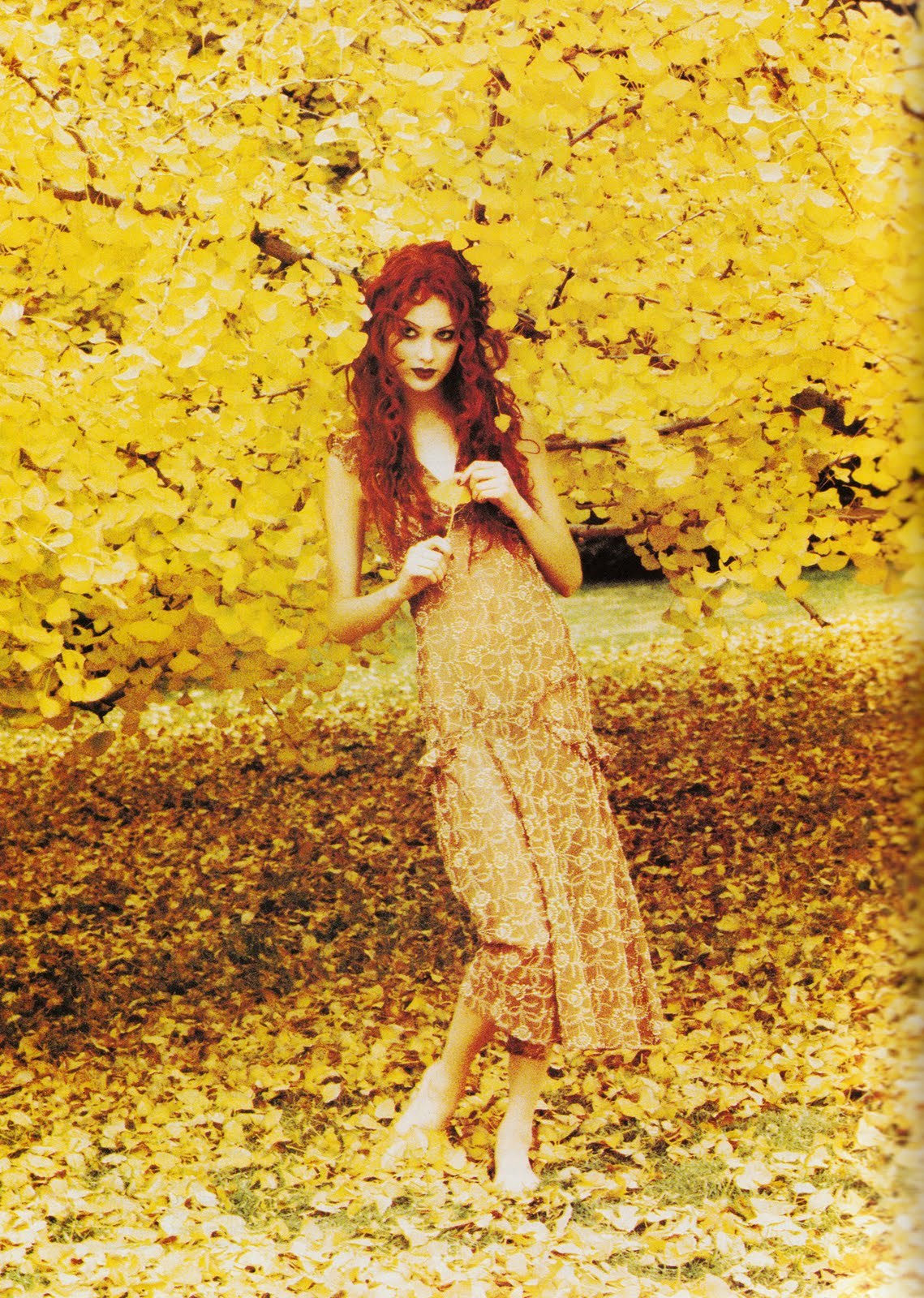Groupie Love - Shalom Harlow in Vogue US, Feb 1993