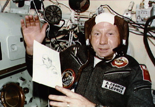 enrique262:Cosmonaut Alexey Arkhipovich Leonov (Алексе́й Архи́пович Лео́нов), the first human being 