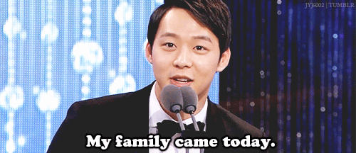 sekaihoon:  pwahhhahahaha, well why cant they, chunnie? XD 