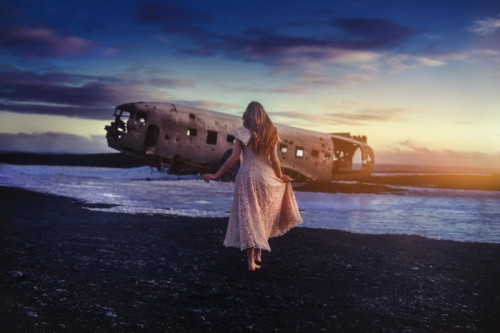 bobbycaputo:   Globetrotting Couple Shoots Stunning Portraits in Remote Landscapes  Victoria Yore an