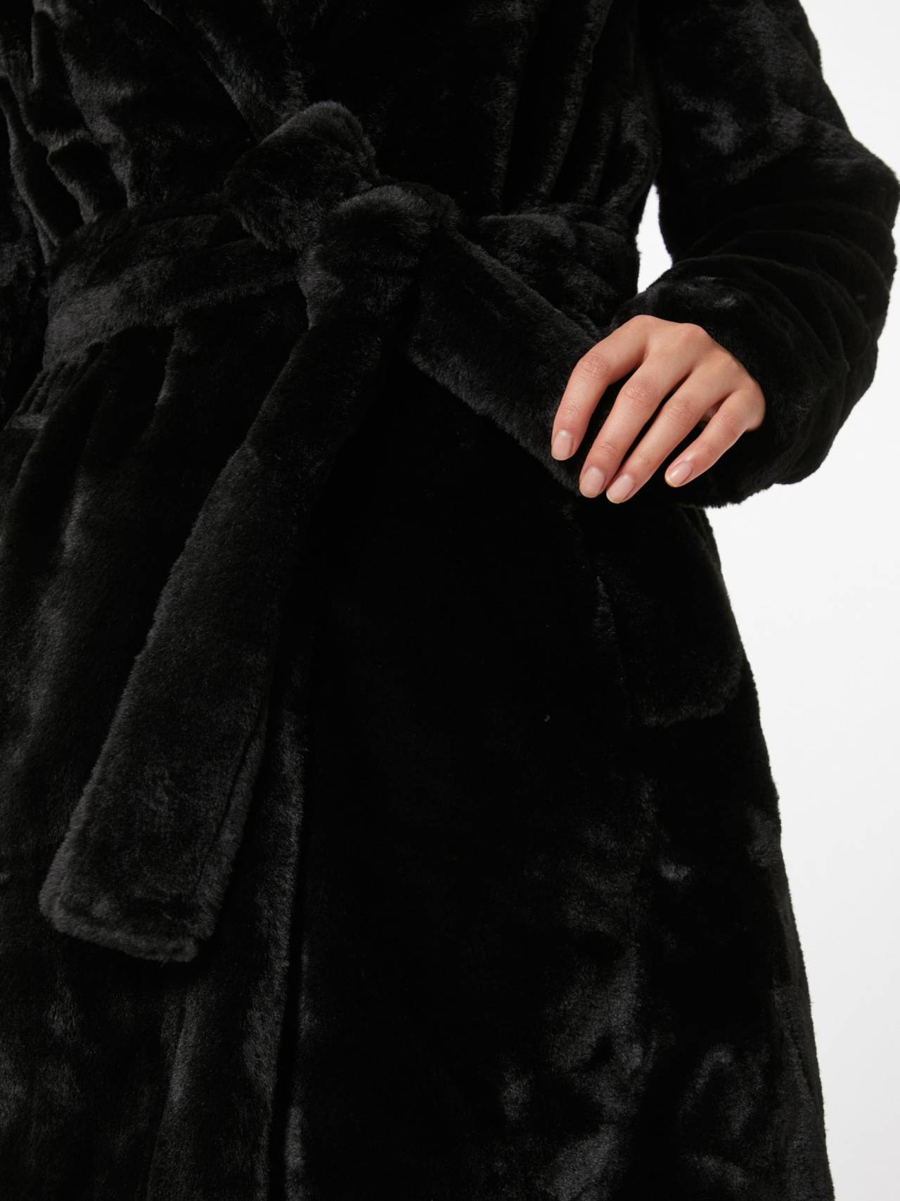 Black Winter Coat - Tumblr Gallery