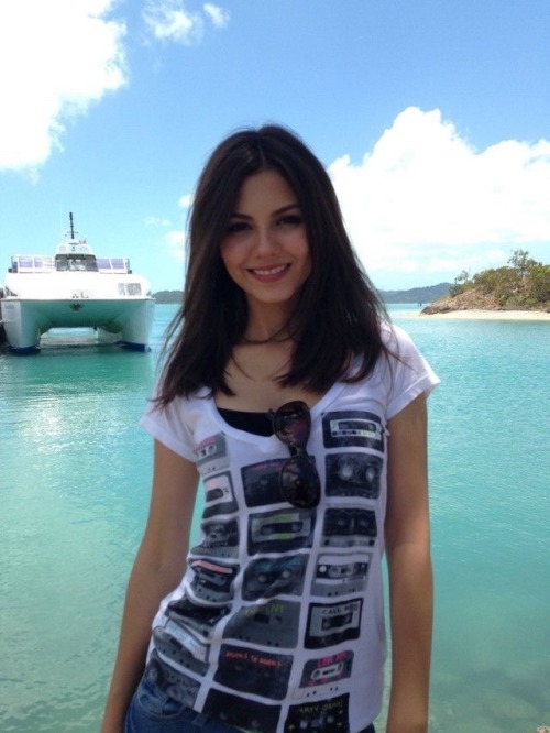 sexycelebssexy:  Victoria justice porn pictures