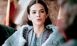 behindfairytales: Princess Catarina in every episode of Deus Salve o Rei (6)