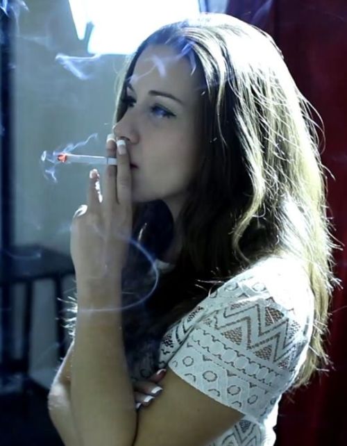 smokinbadgirl:   🚬🔥💋  