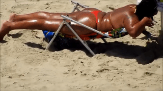 kikadam:  I love big phat juicy beach ass!!! 