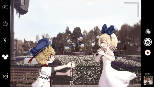 momoppi:  kh2 cast posing with disneyland statues