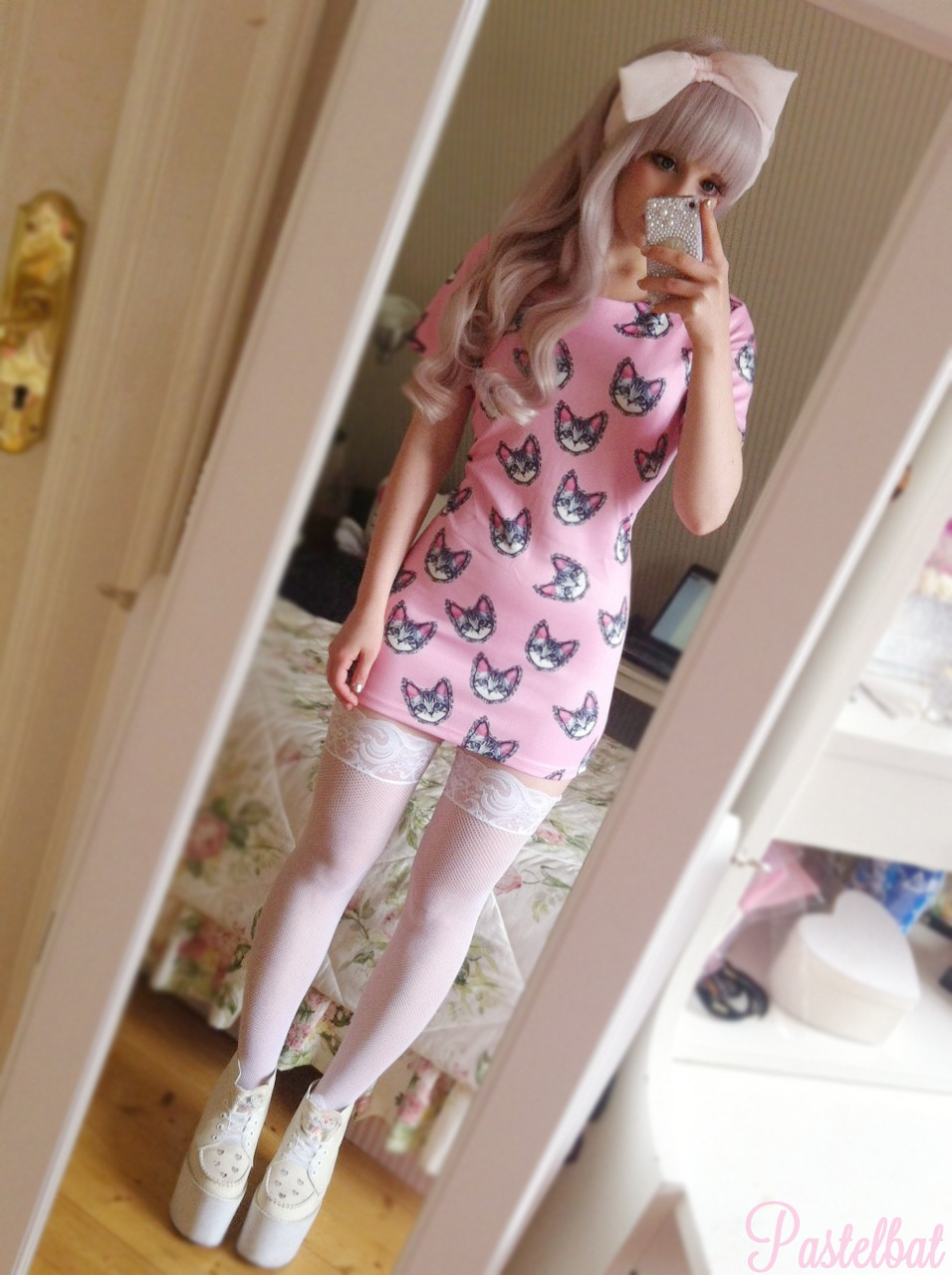pastelbat:  Crazy cat babe (Ф∀Ф) Wig: TaobaoHeadbow: HandmadeDress: 6ksStay