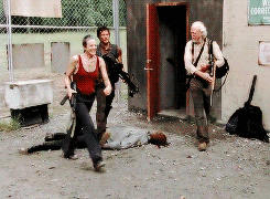 quodl:  Favourite TWD Character Meme: five whatever you want  Carol Peletier’s character development through fashion  “Her shoes in Season 1 were open-toed, very loosely woven huarache sandals.You could see her toes and things would stick to