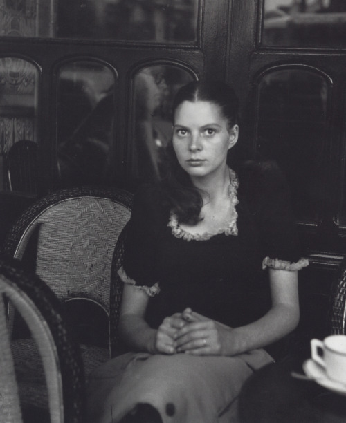 an-overwhelming-question: Louis Stettner - Paris, 1951