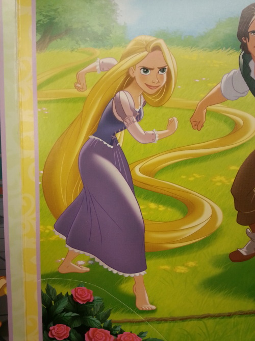 Here&rsquo;s new pictures of Ariel and Rapunzel!