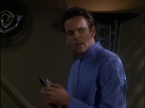 ladyyatexel:  Doctor Julian Bashir in ‘Sassy Pajama Renegade’