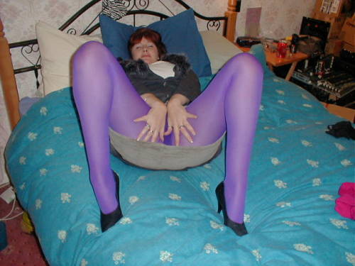 nylonette: kate-nylonette-again: Deadly Purple Nightshade! ;-) Kate x nylonette.tumblr.com/ar