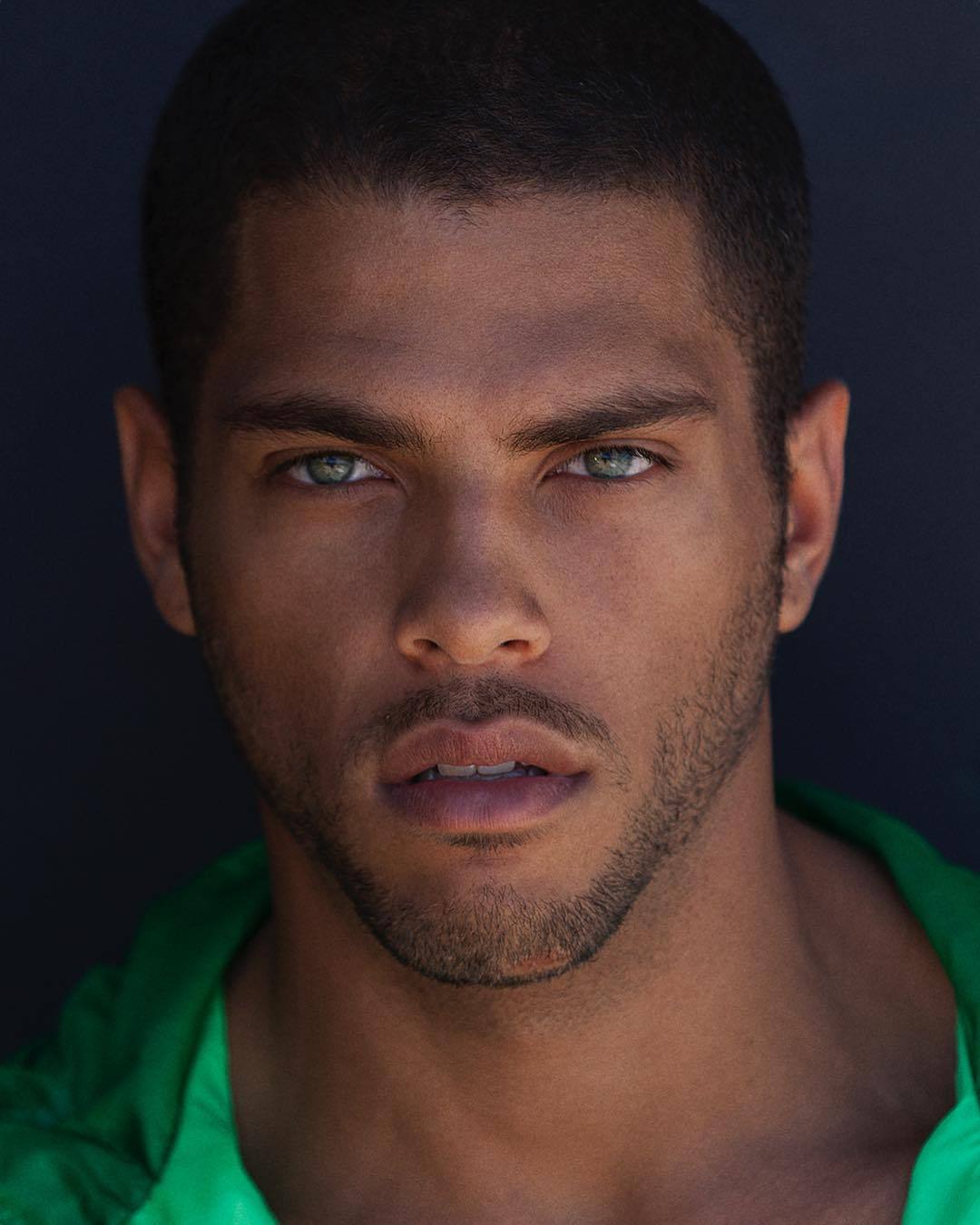 bonitominino:    Isha Blaaker | Instagram: @ishablaaker​