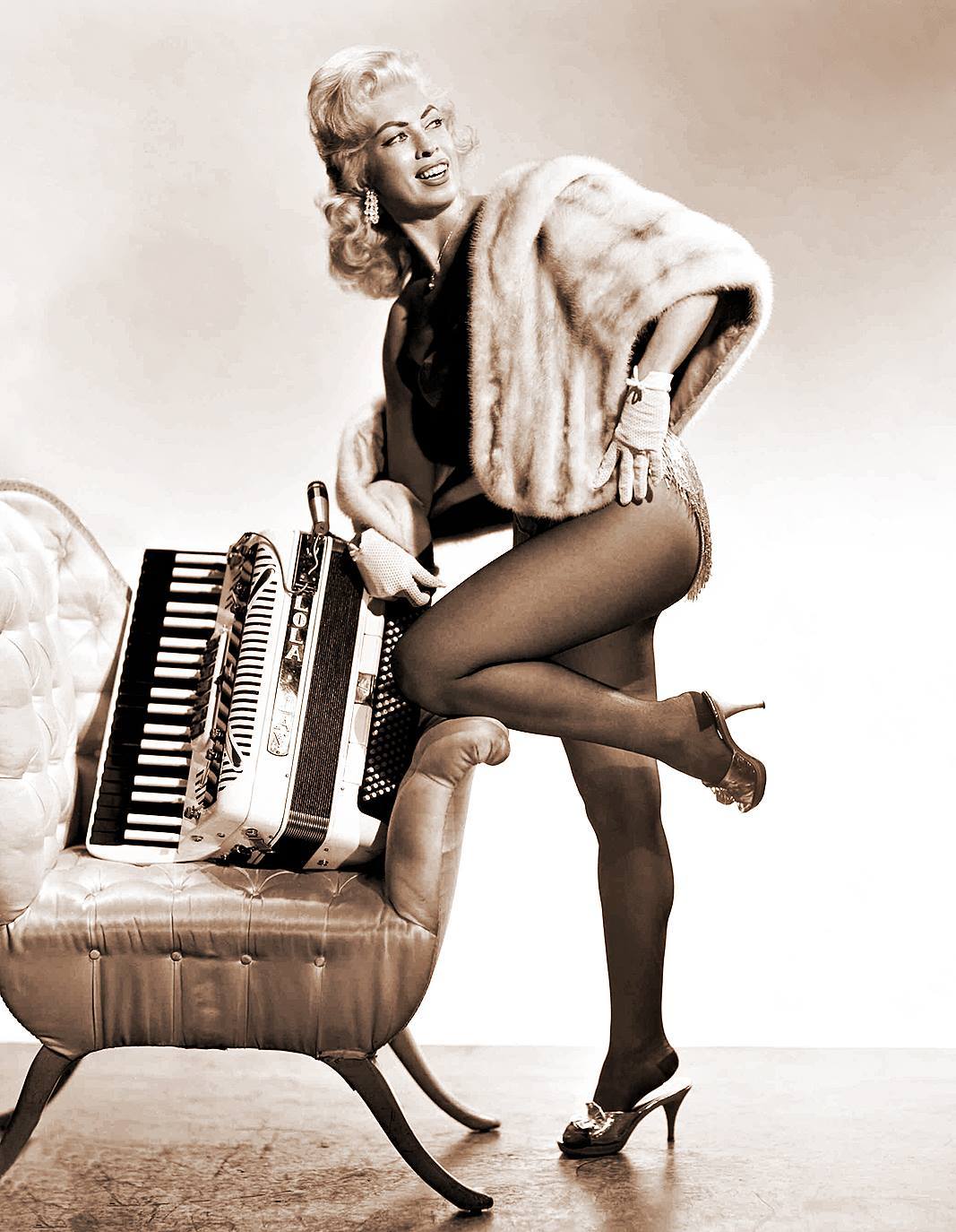 music-is-the-erotic:  http://music-is-the-erotic.tumblr.com/ 