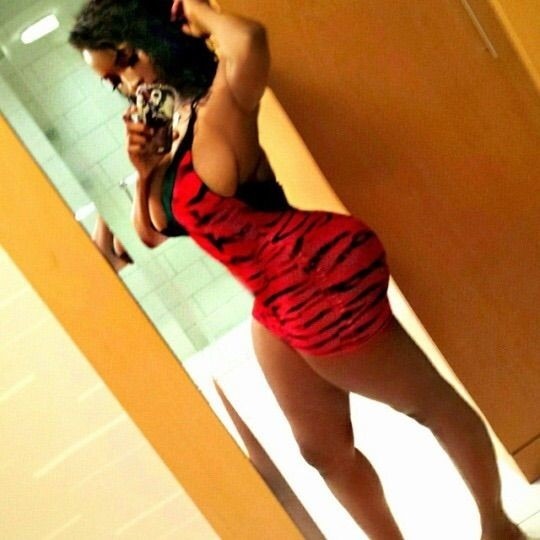 ghettoselfie:  First name: Michelle Pictures: 52 Naked pics: Yes Free sign-up: Yes