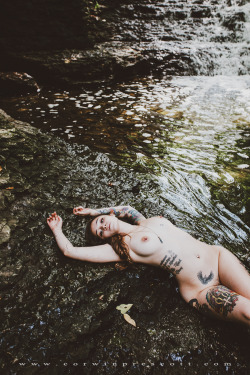 corwinprescott:“Into The Wild”Columbus, OH 2014 Corwin Prescott - Dimples - Full series on Patreon