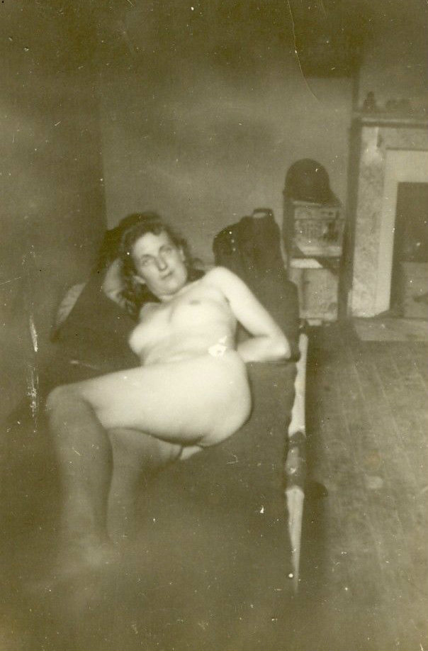 vintagenamelessamateurs:   Vintage Nameless Amateurs - your daily dose of private