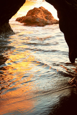 wavemotions:  “Fire &amp; Water”Prainha, Alvor, Portugal (Algarve)By André Campos | more of my original photography here