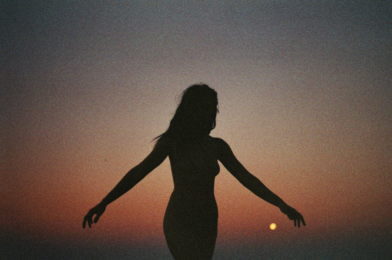 oliviabeephoto:  Moonrise, Sunwalk, 2015 by Olivia Bee 