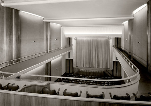 Karl Hugo Schmölz, Cinemas in post-war western Germany, early 1950s. Gelatin silver prints. © Archiv