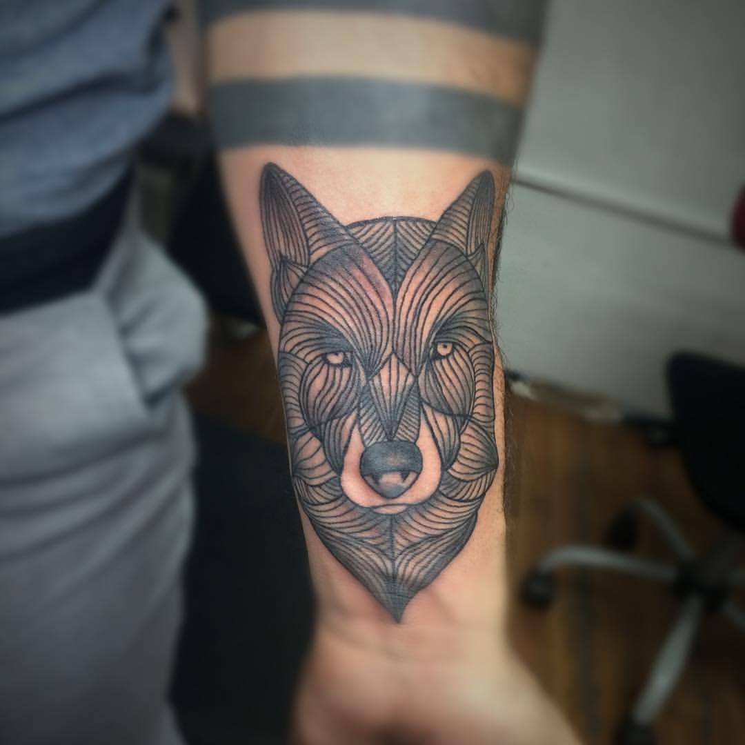 #tattoo #tatuaje #tatu #ink #inked #inkup #inklife #wolf #lobo #linea #lines #lineas