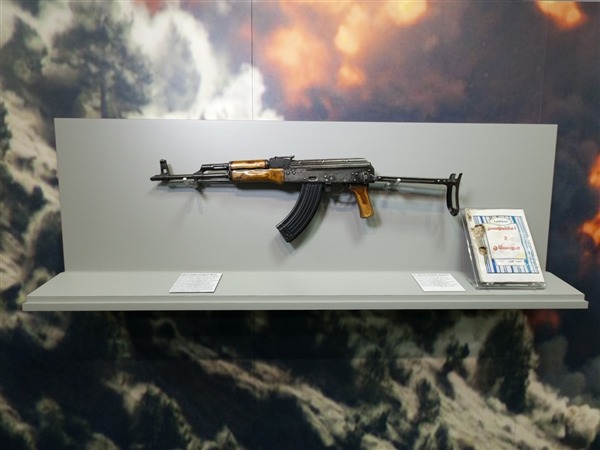 nbcnews:
“ ‘Secret’ CIA museum features Osama bin Laden’s AK-47
(Photo: John Makely / NBC News)
The “coolest museum you’ll never see” has a new piece de resistance – the gun found next to the body of Osama bin Laden in Pakistan when Navy SEALs killed...