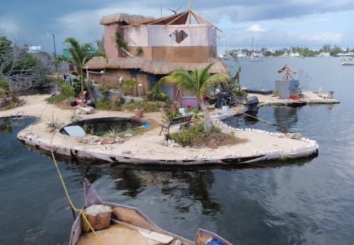 ultrafacts:  Spiral Island is the name of a floating artificial island built in Mexico by British artist Richart “Reishee” Sowa. It was destroyed by hurricane Emily in 2005; a replacement, Joyxee Island, has been open for tours since 2008. Spiral