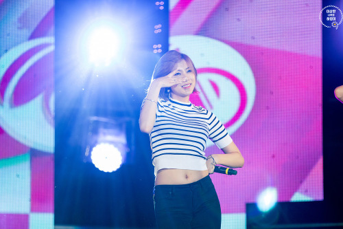 ohdearhayoung:  hayoung in wonderland ✧ do not edit.
