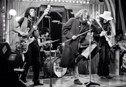 pixiedeadbeat:  Jethro Tull on the never