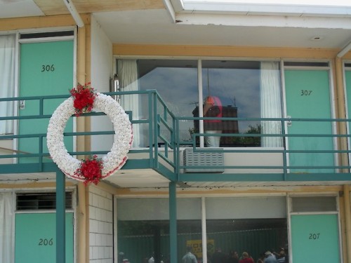 rabbitcruiser:Martin Luther King Jr. is assassinated by James Earl Ray at the Lorraine Motel in Memp