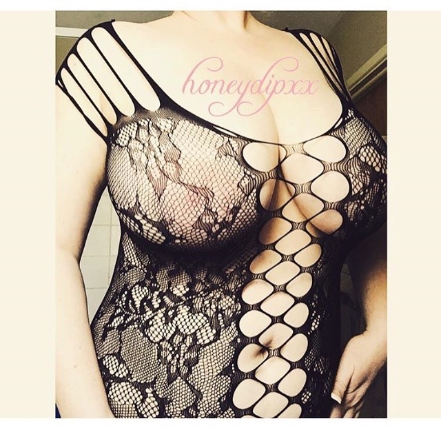 juicyhoneybunny:  Lady in lace