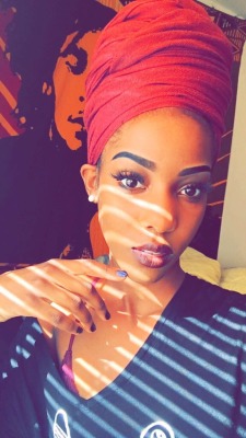 yocyndie:  heroineheroine:  curious-case-of-tashie:  lebritanyarmor:  heroineheroine:  so I’m bored and  here’s my most recent headwrap compilation 👑✨  Jesus 😳😍  I wish I could rock head wraps like this..  You can @curious-case-of-tashie