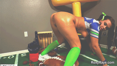 masterofherfuckholes:  Football season means a lot of fuck hole training.