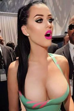 rud3bo7:  Katy Perry = WOW!!!