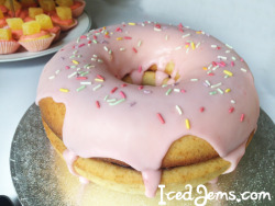 thecakebar:  Giant Donut Cake Tutorial