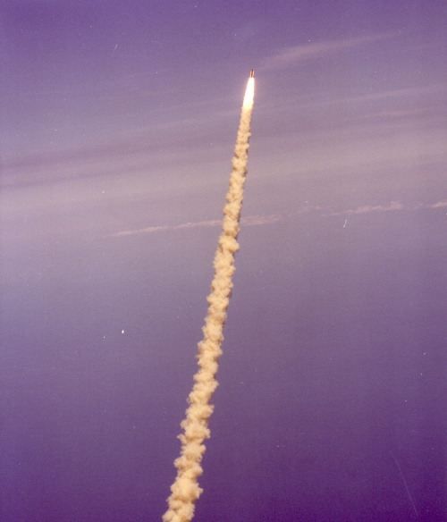 humanoidhistory:April 4, 1983 – The Space Shuttle Challenger streaks through the sky on its maiden flight.