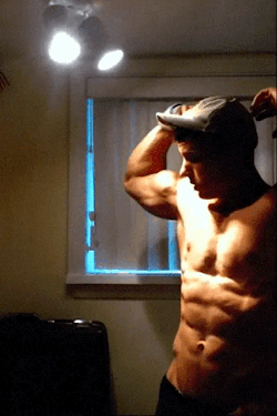 maxx-magnum: fuck shirtsshow off the shred