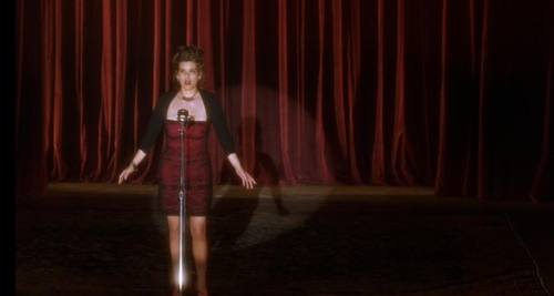 explodinghearttechnique:  Women singing in David Lynch films