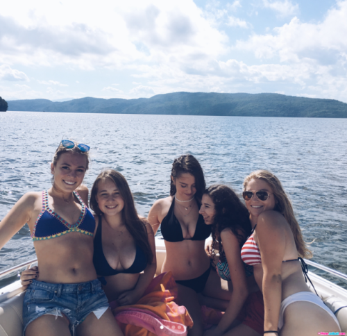 friends with boobs